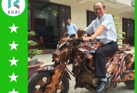 Xe máy bằng gỗ