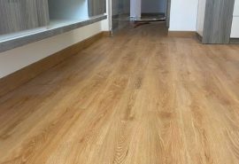 Có nên lát sàn nhựa giả gỗ không? 5 lợi ích sàn nhựa