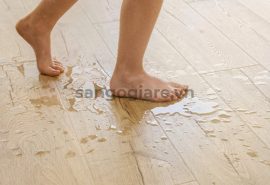 Sàn Gỗ Tự Nhiên Có Khả Năng Chống Trơn Trượt Không?