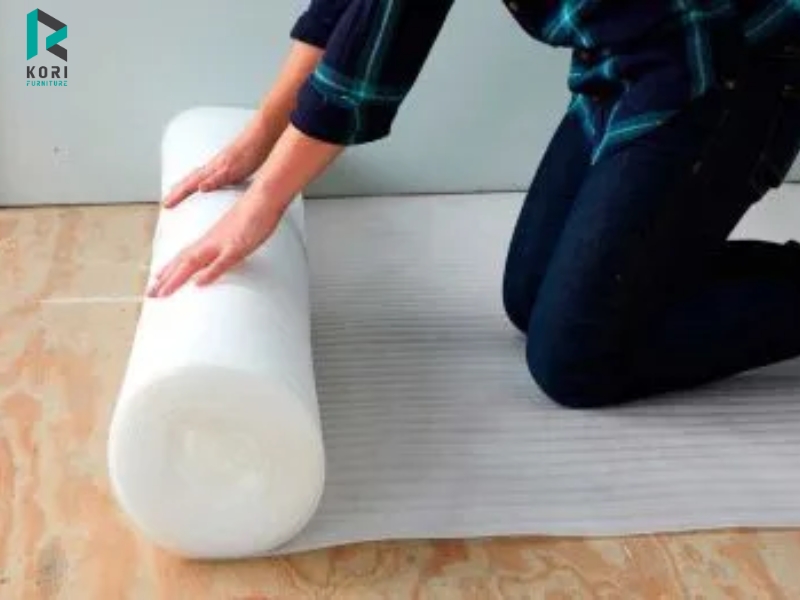 Trải xốp lót sàn gỗ