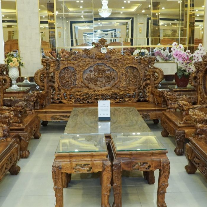 Bàn ghế bằng gỗ cẩm lai
