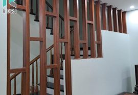 Thanh lam nhựa giả gỗ cầu thang