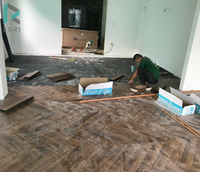 Nguyên Nhân sàn gỗ công nghiệp dễ bị tiếng kêu và tác động của nó