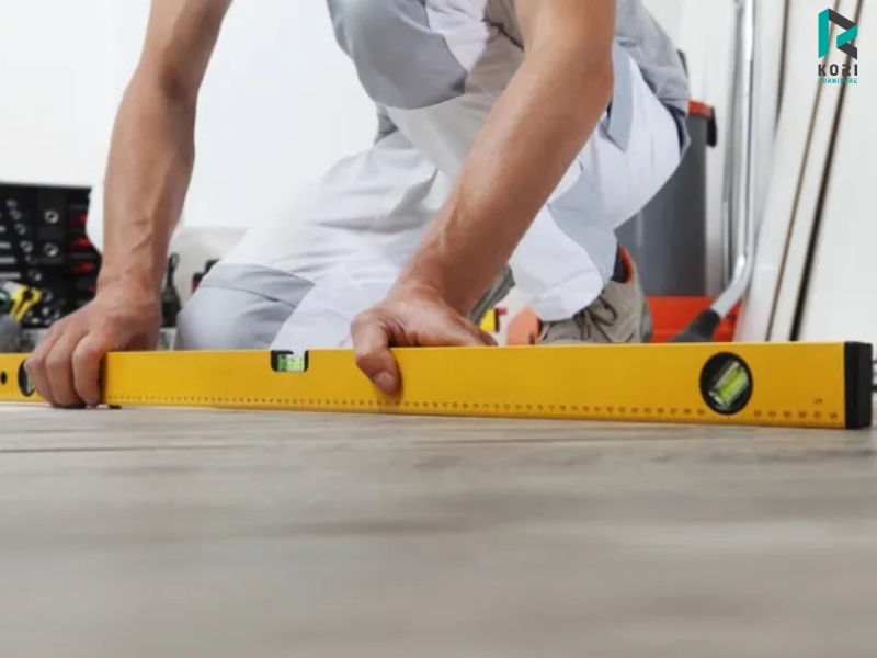 Thước thủy để kiểm tra độ bằng phẳng của sàn